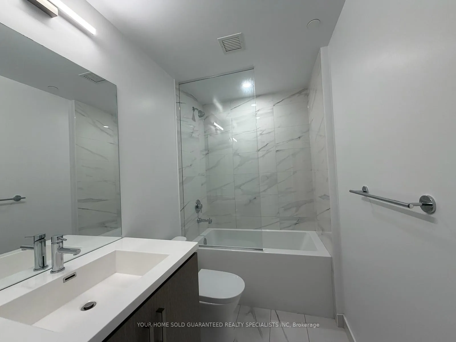 Photo 8 of Unit 1015, 60 Honeycrisp Crescent, Vaughan, Concord — HOMEH