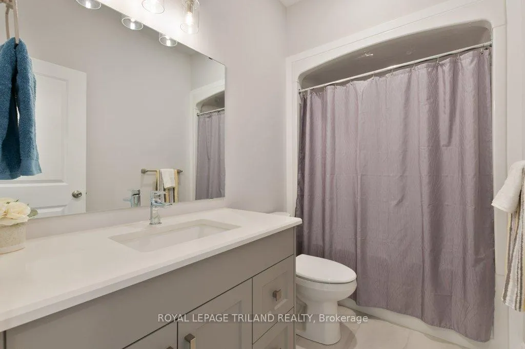 Photo 6 of 252 Renaissance Drive, St. Thomas — HOMEH