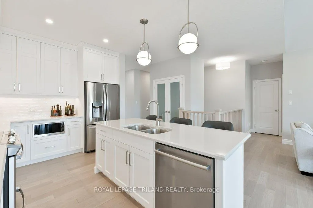 Photo 9 of 252 Renaissance Drive, St. Thomas — HOMEH