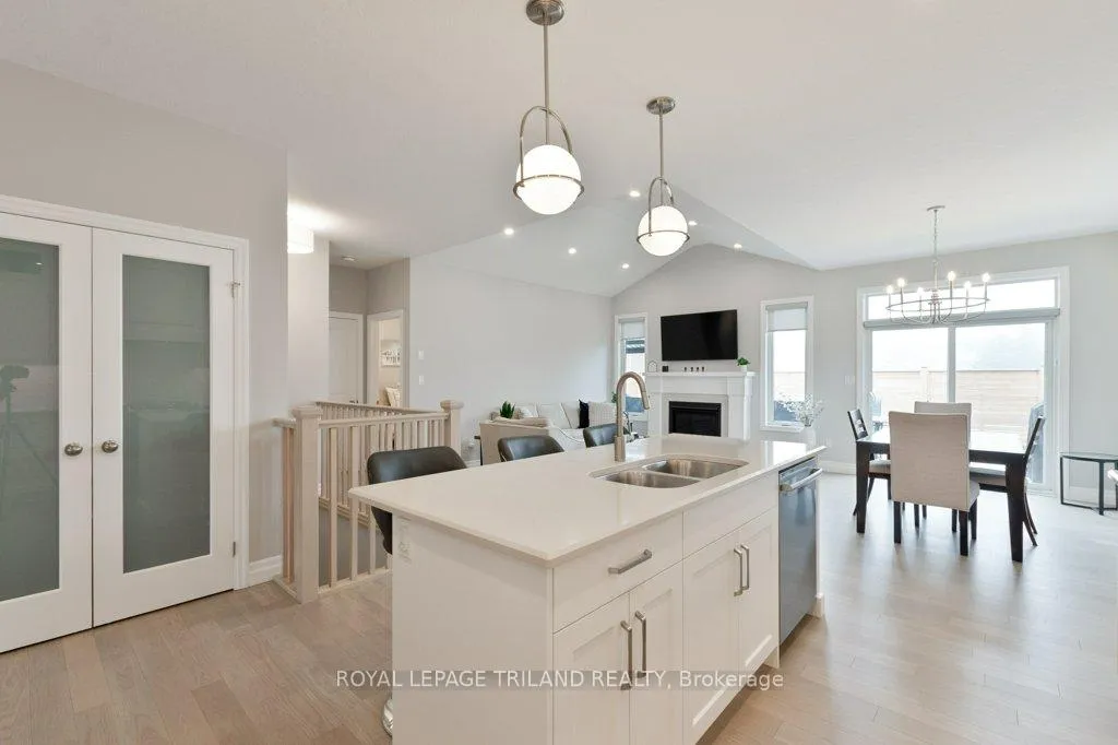 Photo 13 of 252 Renaissance Drive, St. Thomas — HOMEH