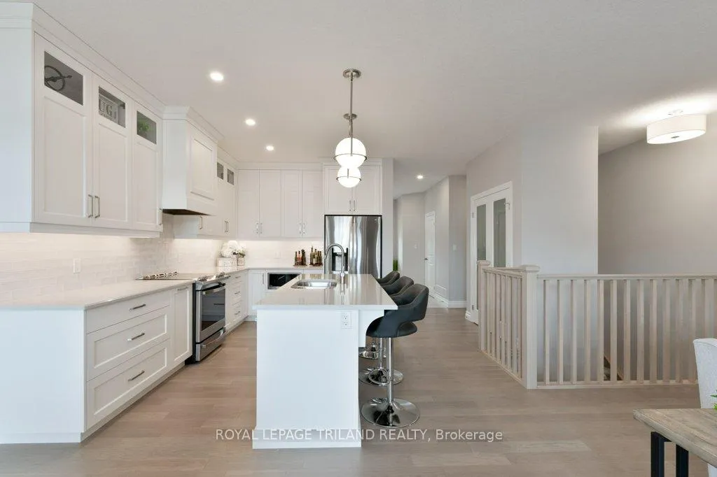 Photo 15 of 252 Renaissance Drive, St. Thomas — HOMEH