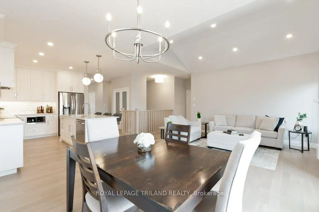 Photo 17 of 252 Renaissance Drive, St. Thomas — HOMEH