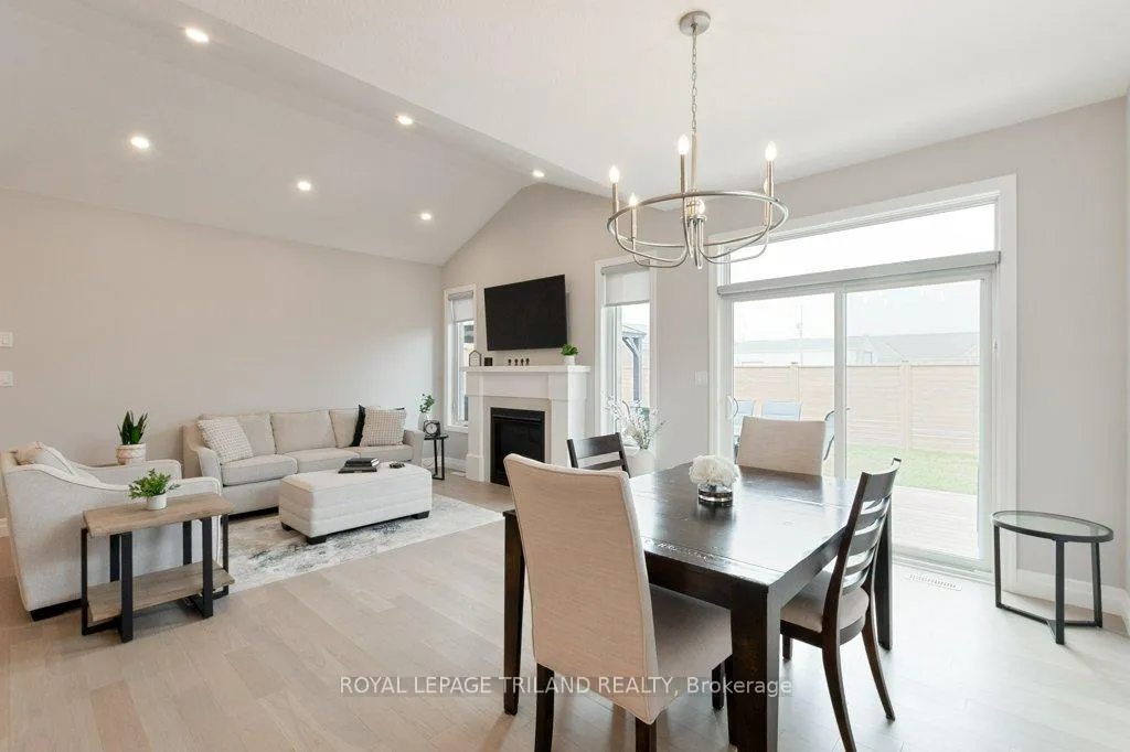 Photo 18 of 252 Renaissance Drive, St. Thomas — HOMEH