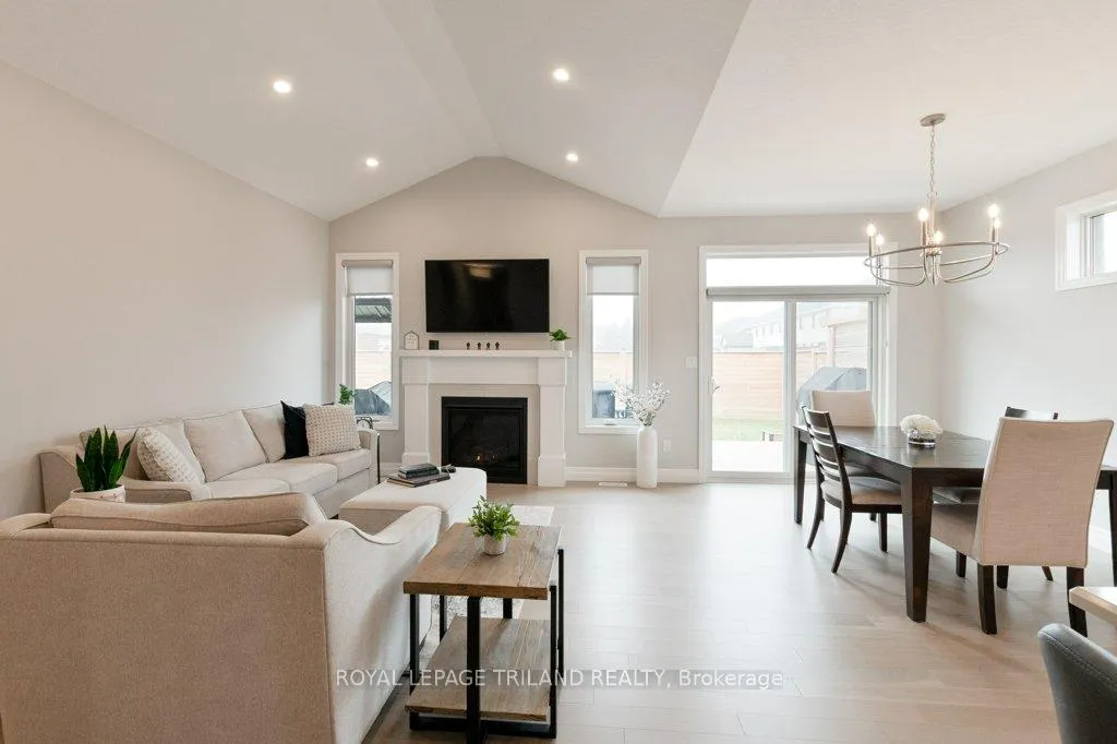 Photo 19 of 252 Renaissance Drive, St. Thomas — HOMEH
