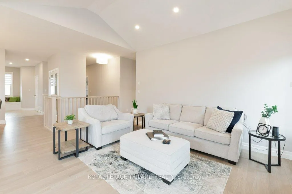 Photo 21 of 252 Renaissance Drive, St. Thomas — HOMEH
