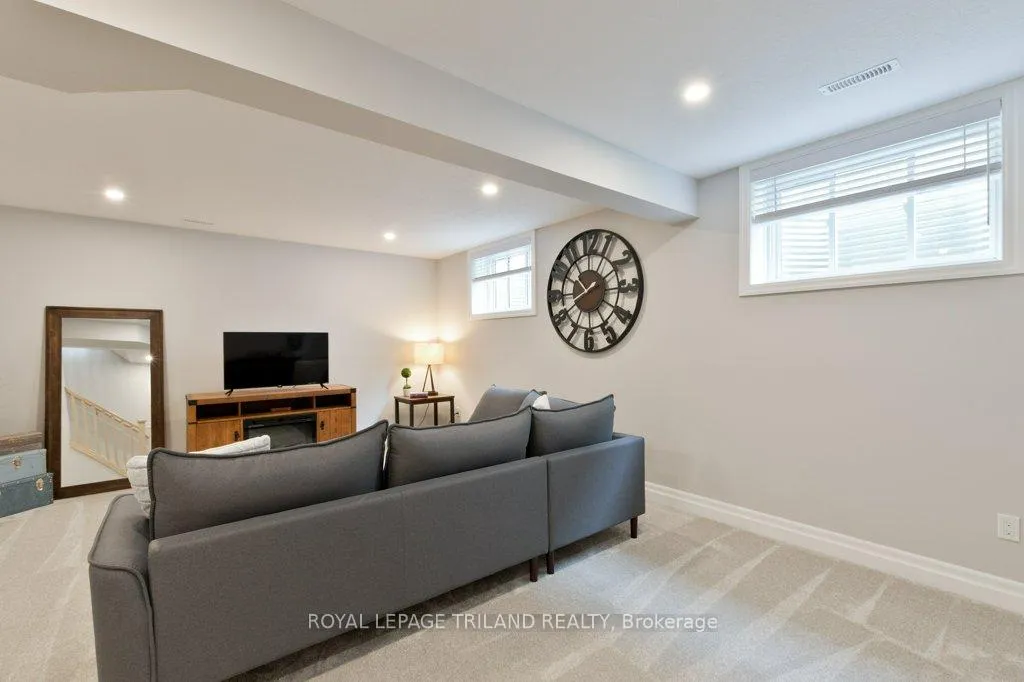 Photo 34 of 252 Renaissance Drive, St. Thomas — HOMEH