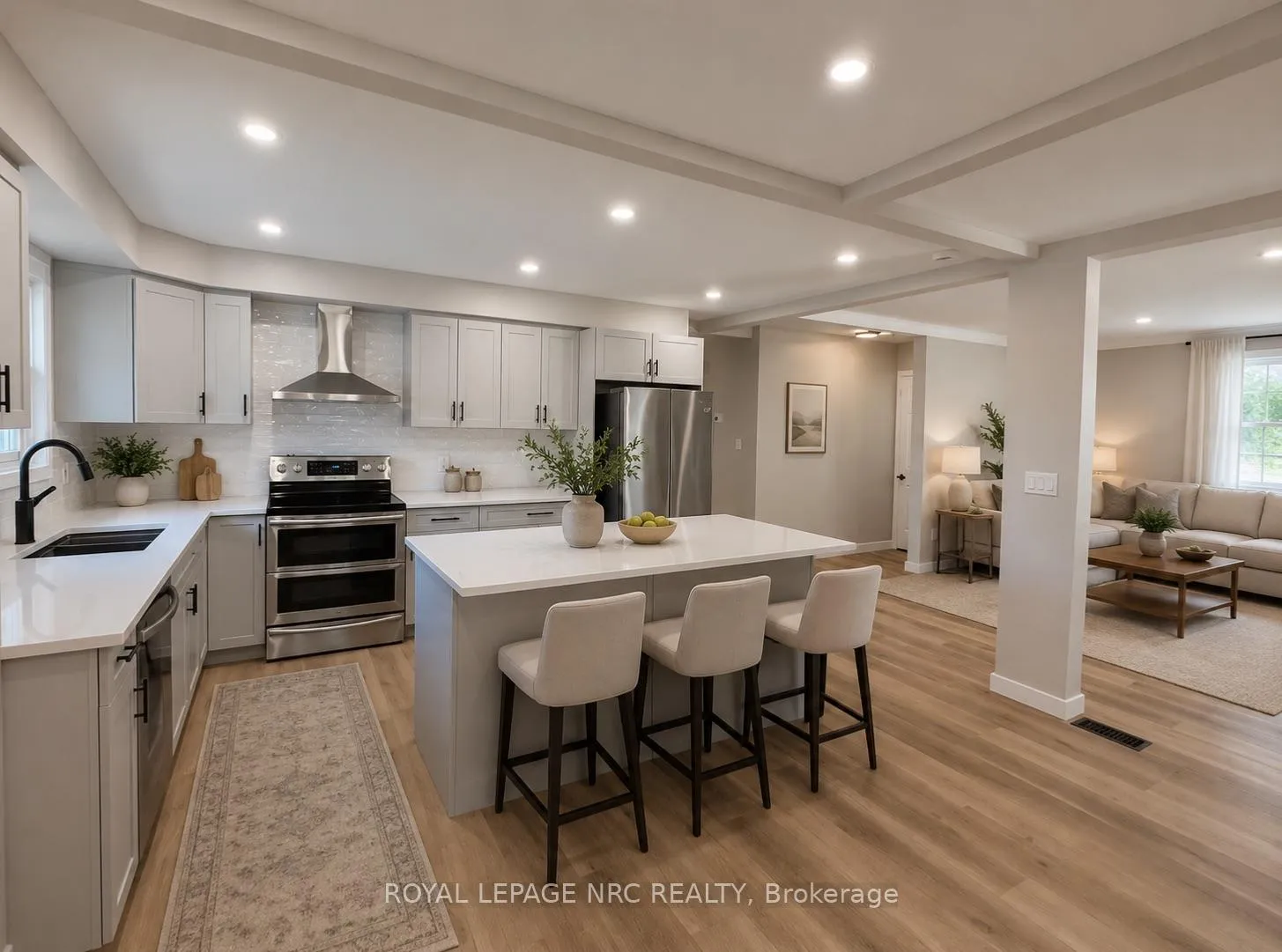 Photo 4 of 10 (Main floor) Dundas Crescent, St. Catharines, Burleigh Hill — HOMEH