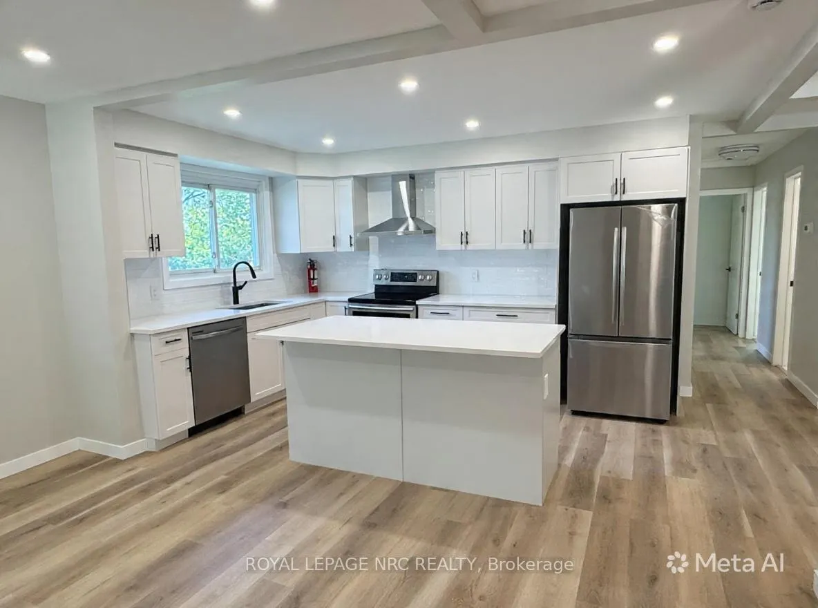Photo 9 of 10 (Main floor) Dundas Crescent, St. Catharines, Burleigh Hill — HOMEH