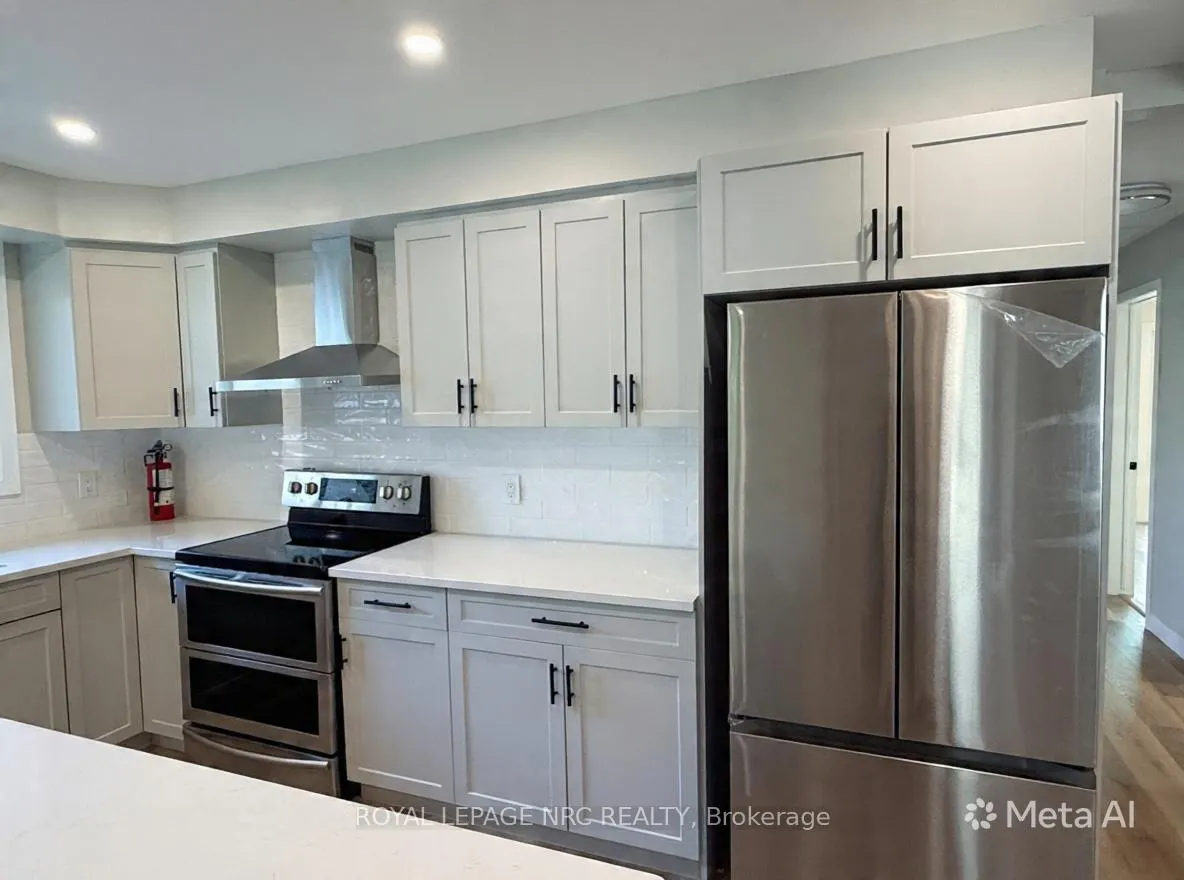 Photo 10 of 10 (Main floor) Dundas Crescent, St. Catharines, Burleigh Hill — HOMEH
