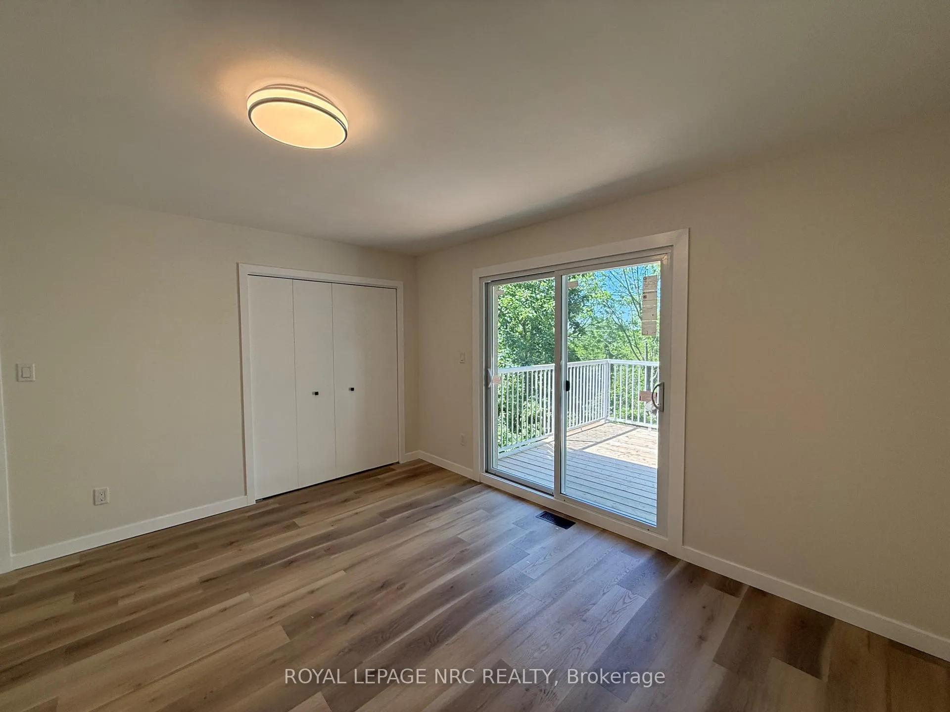 Photo 13 of 10 (Main floor) Dundas Crescent, St. Catharines, Burleigh Hill — HOMEH