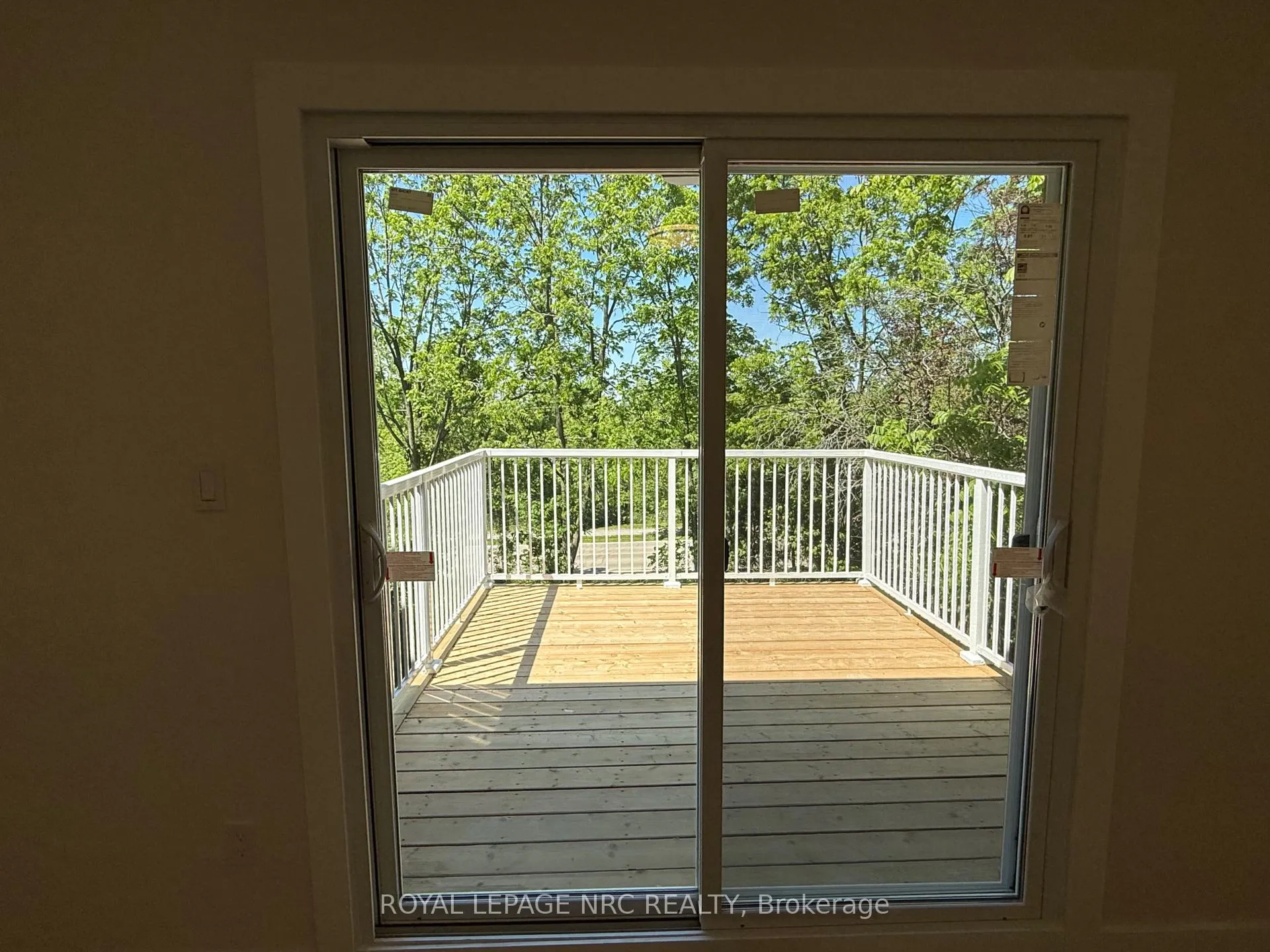 Photo 14 of 10 (Main floor) Dundas Crescent, St. Catharines, Burleigh Hill — HOMEH