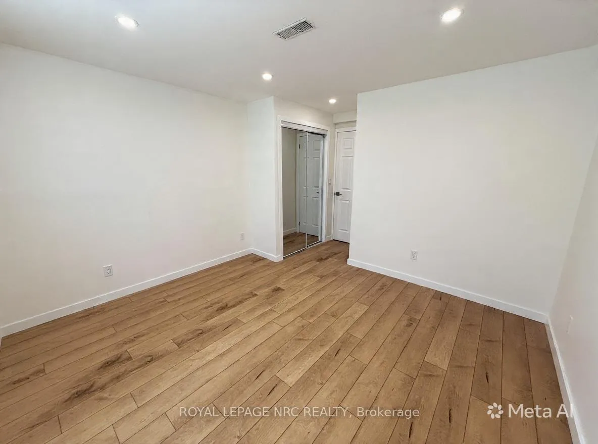 Photo 16 of 10 (Main floor) Dundas Crescent, St. Catharines, Burleigh Hill — HOMEH