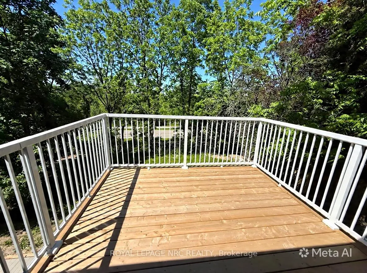 Photo 19 of 10 (Main floor) Dundas Crescent, St. Catharines, Burleigh Hill — HOMEH