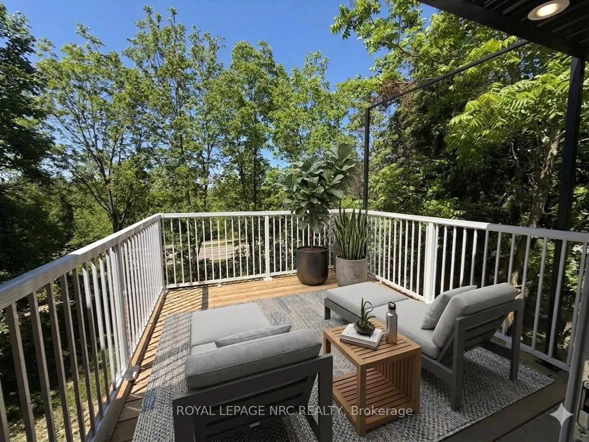 Photo 20 of 10 (Main floor) Dundas Crescent, St. Catharines, Burleigh Hill — HOMEH