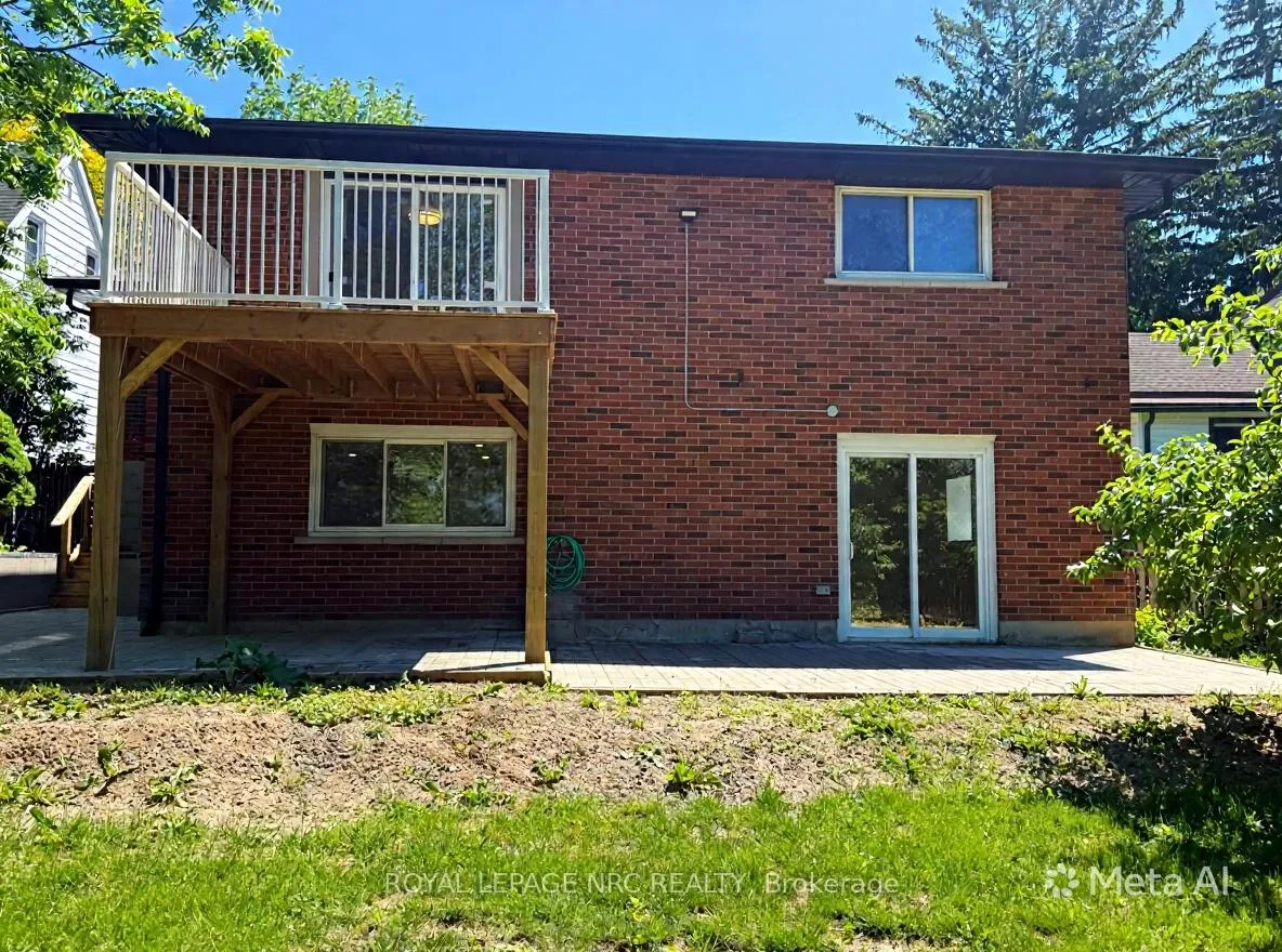 Photo 21 of 10 (Main floor) Dundas Crescent, St. Catharines, Burleigh Hill — HOMEH