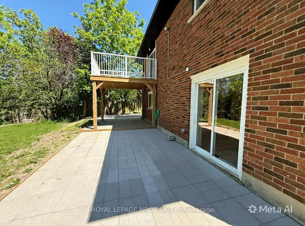 Photo 22 of 10 (Main floor) Dundas Crescent, St. Catharines, Burleigh Hill — HOMEH