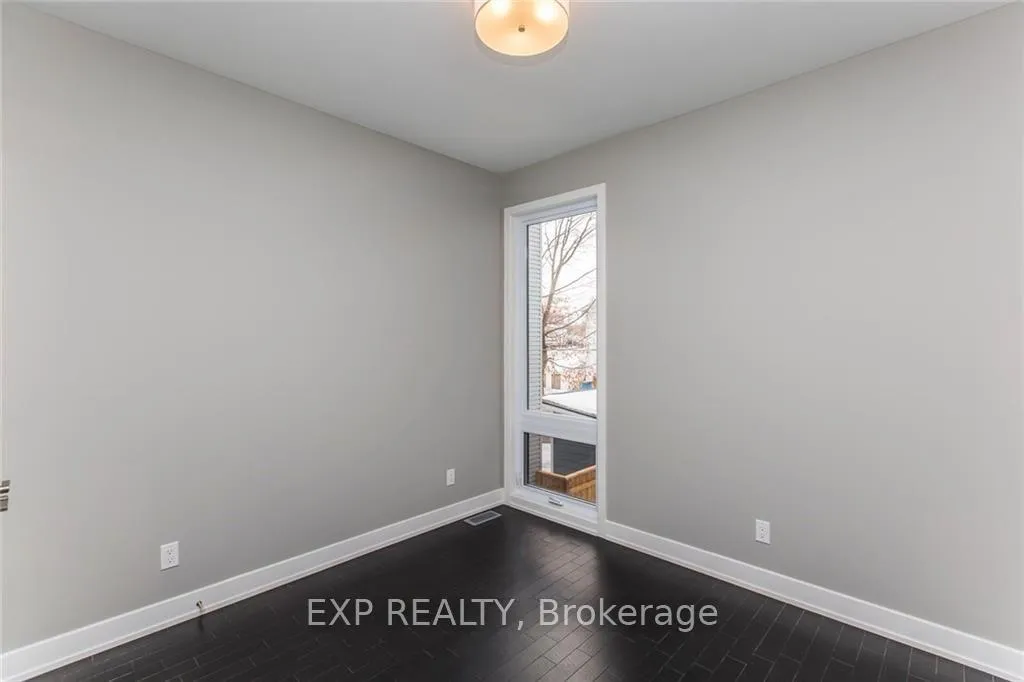 Photo 17 of 548 Guy Street, Ottawa, Castle Heights — HOMEH
