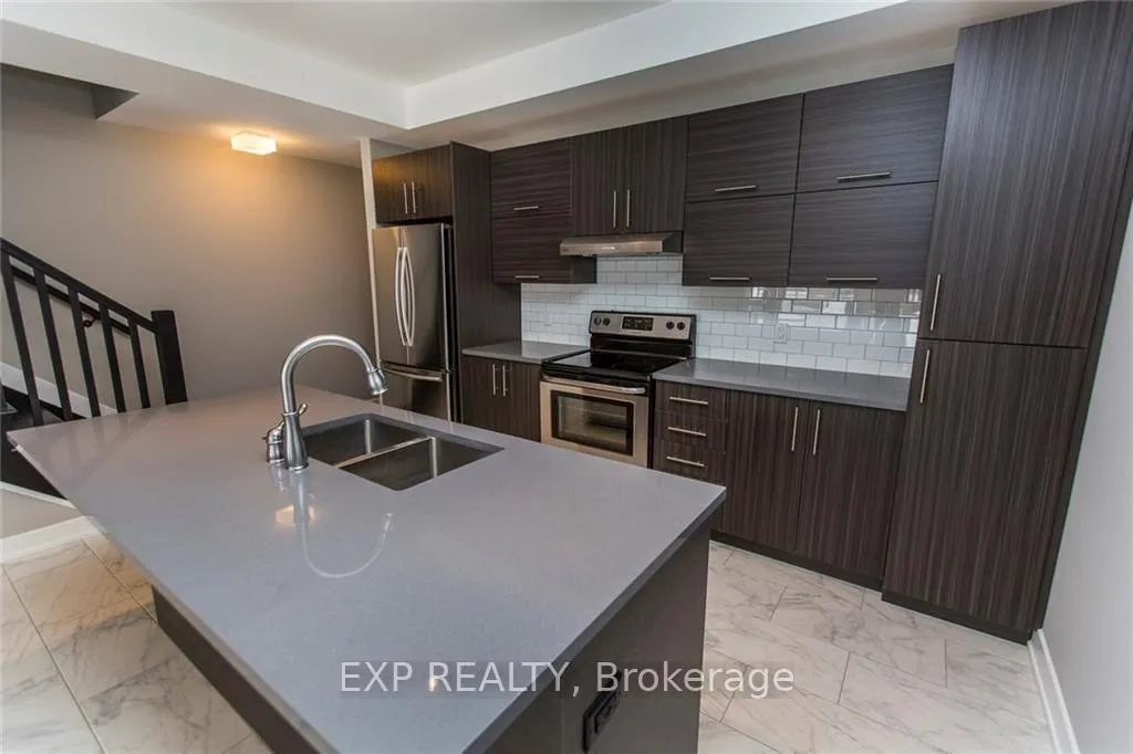 Photo 23 of 548 Guy Street, Ottawa, Castle Heights — HOMEH