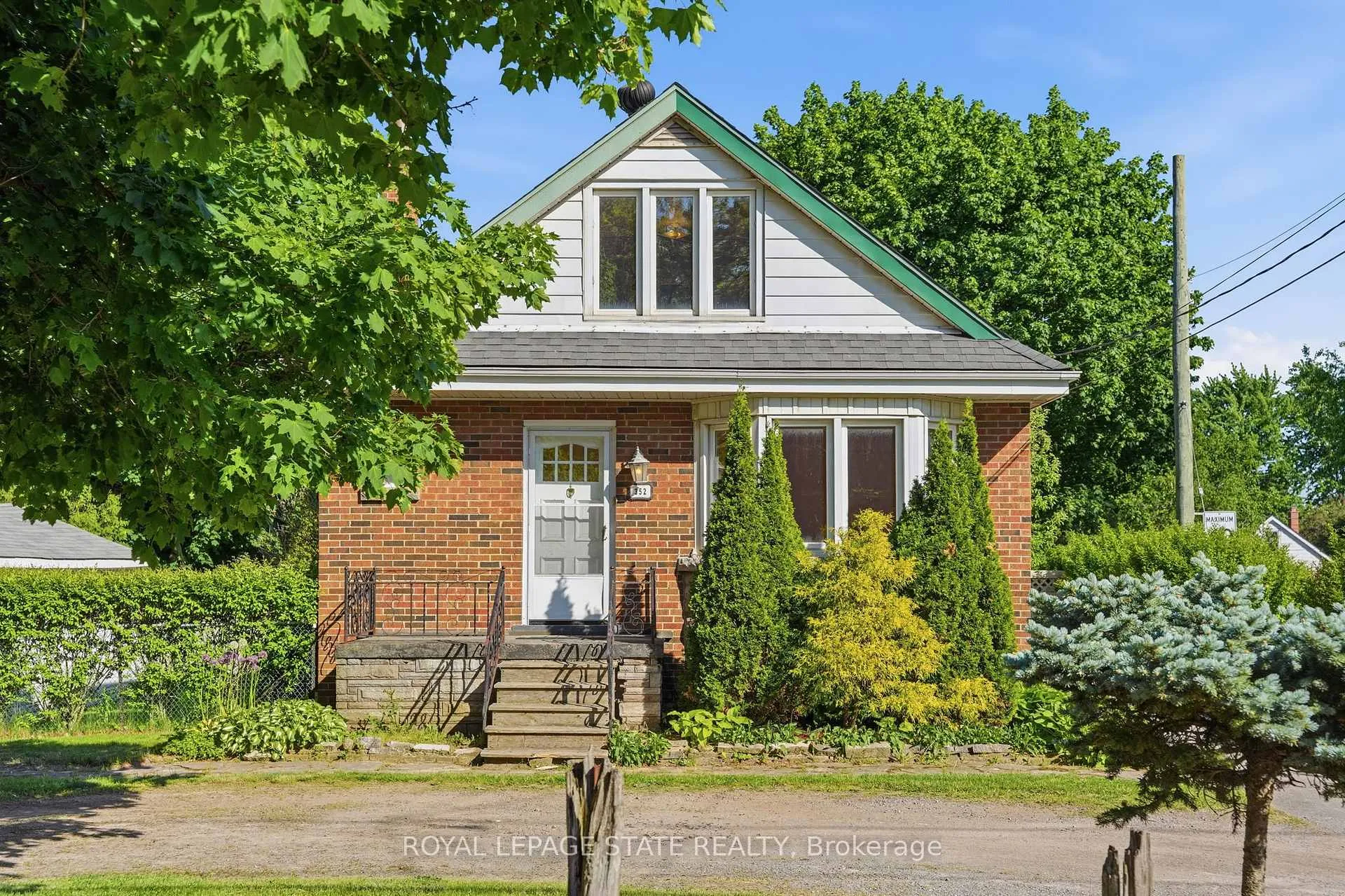 Photo 1 of 352 Parkside Drive, Hamilton, Waterdown — HOMEH