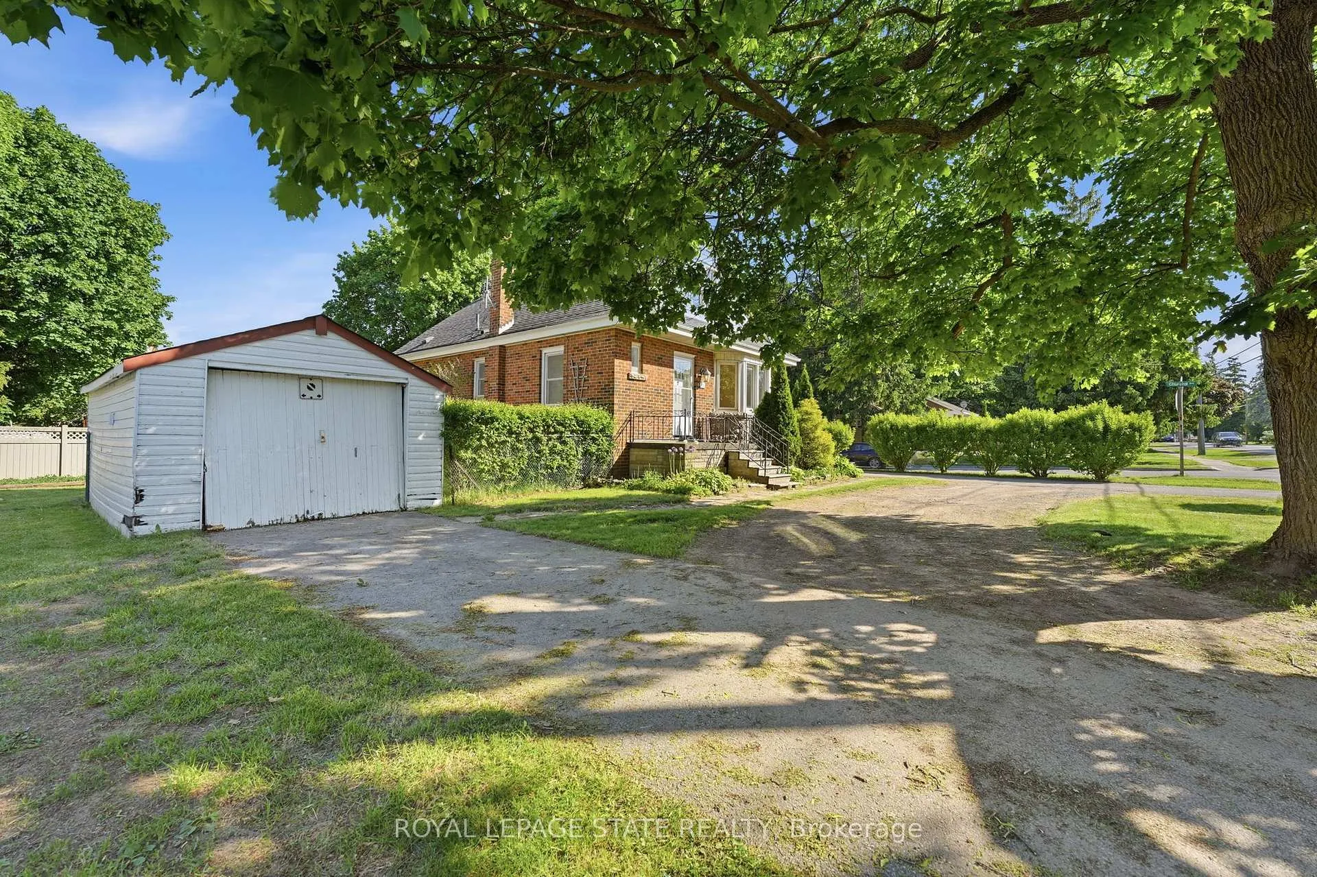 Photo 11 of 352 Parkside Drive, Hamilton, Waterdown — HOMEH