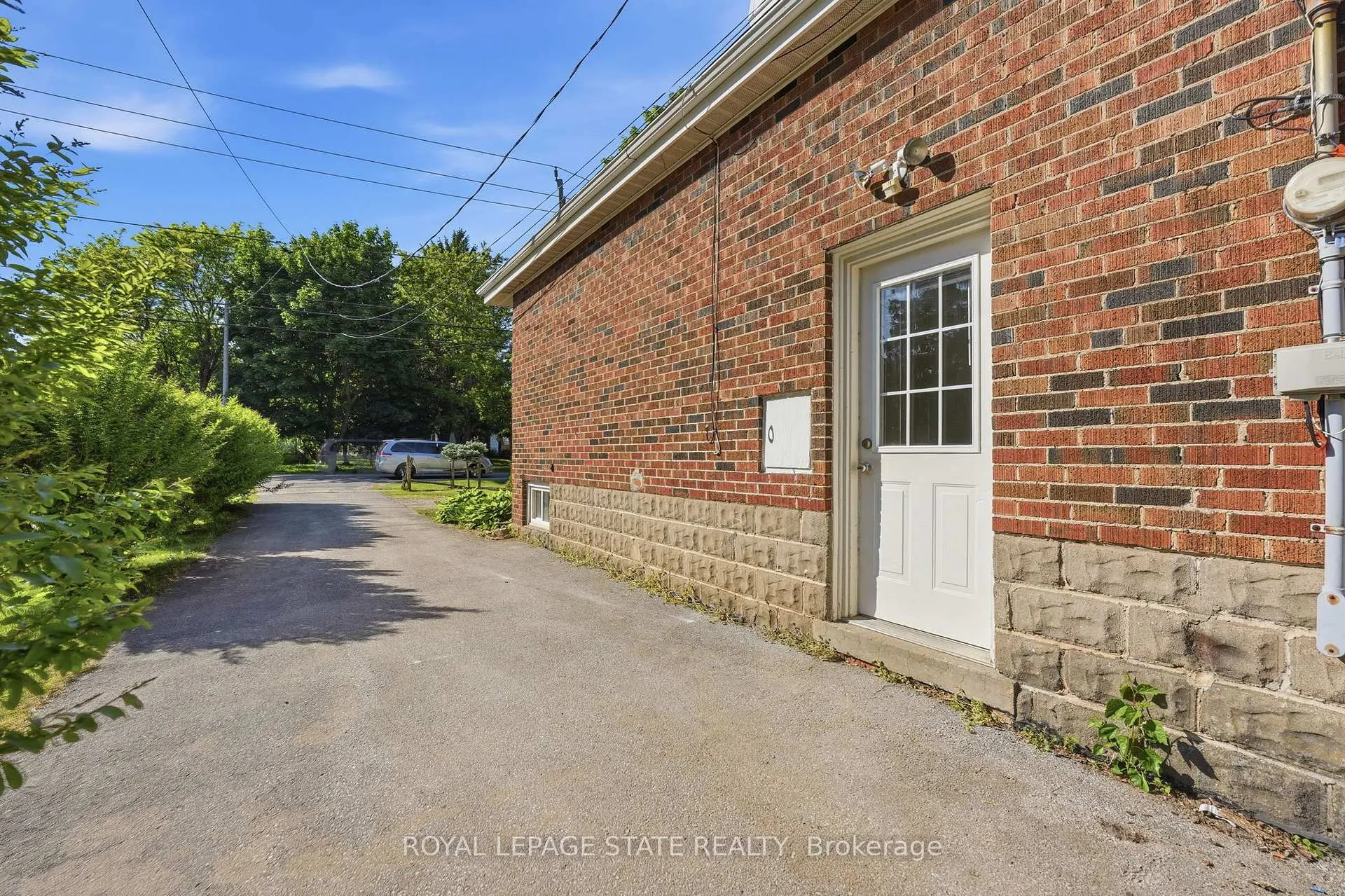 Photo 12 of 352 Parkside Drive, Hamilton, Waterdown — HOMEH