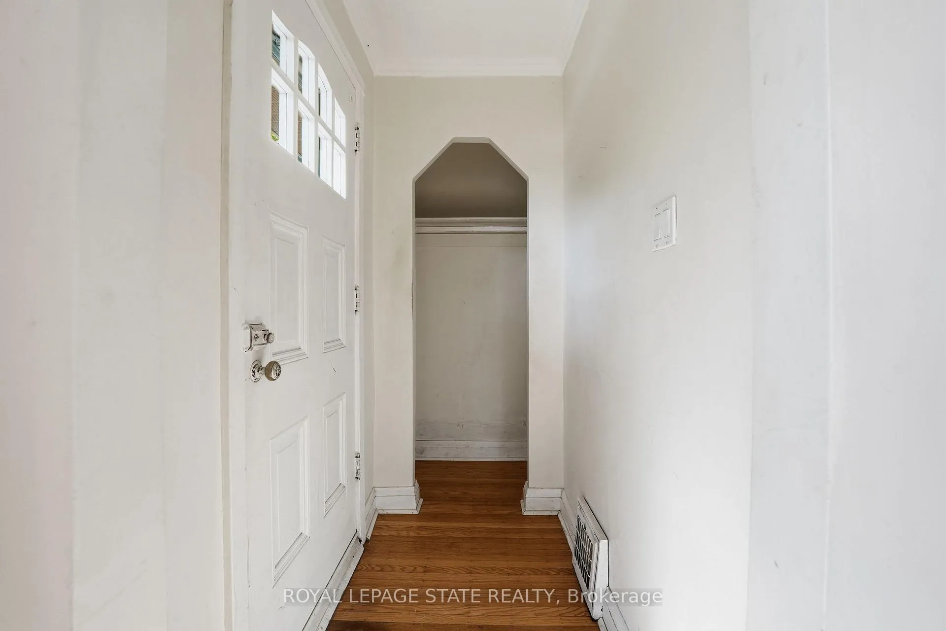 Photo 13 of 352 Parkside Drive, Hamilton, Waterdown — HOMEH