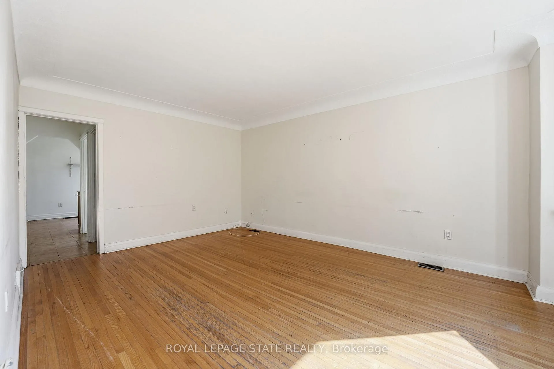 Photo 14 of 352 Parkside Drive, Hamilton, Waterdown — HOMEH