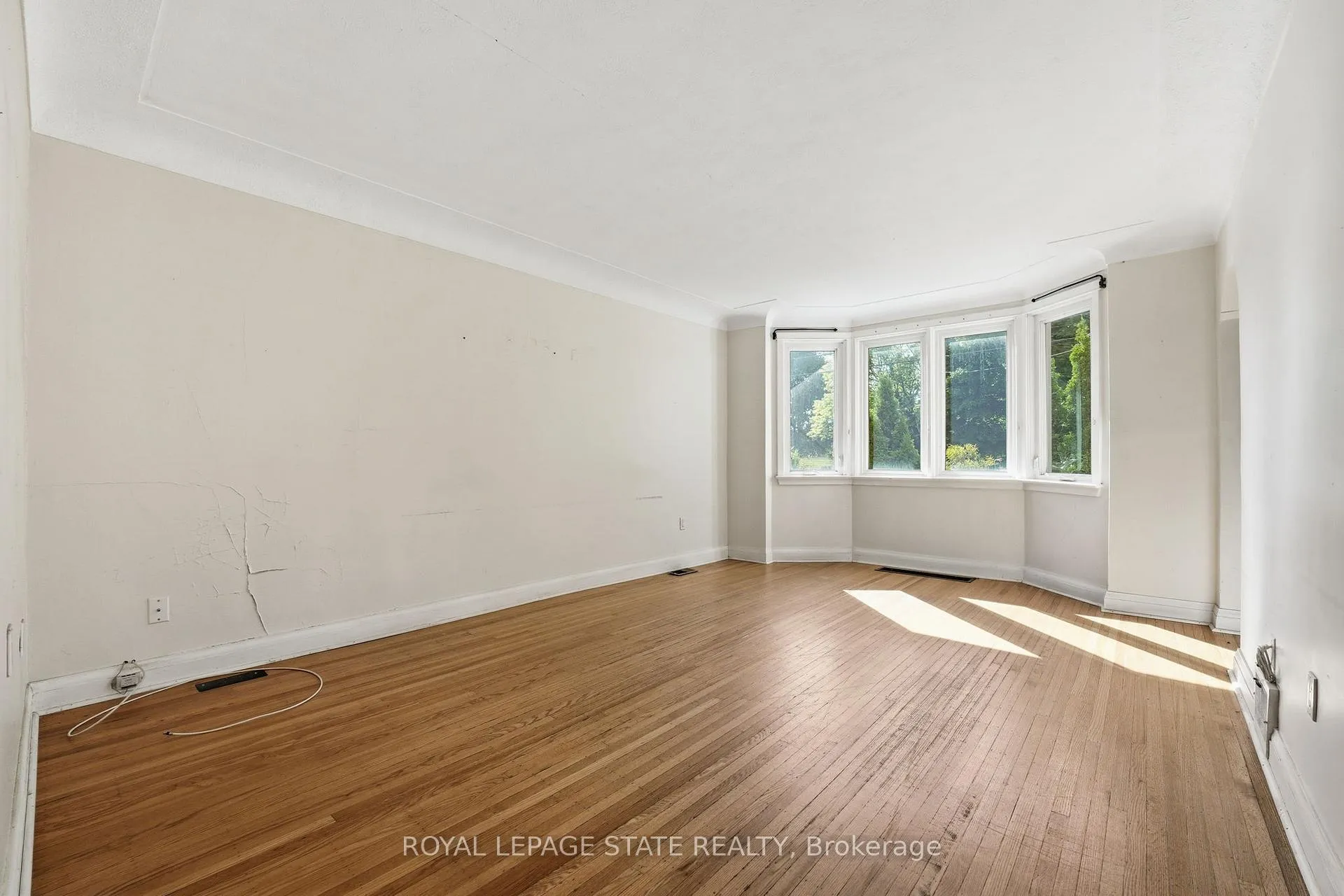 Photo 15 of 352 Parkside Drive, Hamilton, Waterdown — HOMEH