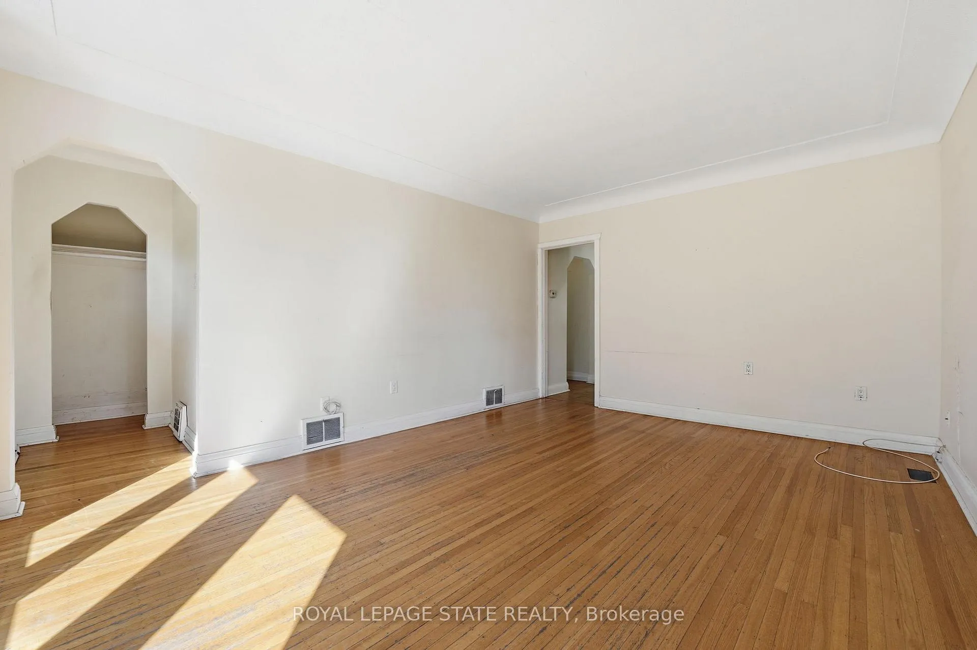 Photo 17 of 352 Parkside Drive, Hamilton, Waterdown — HOMEH