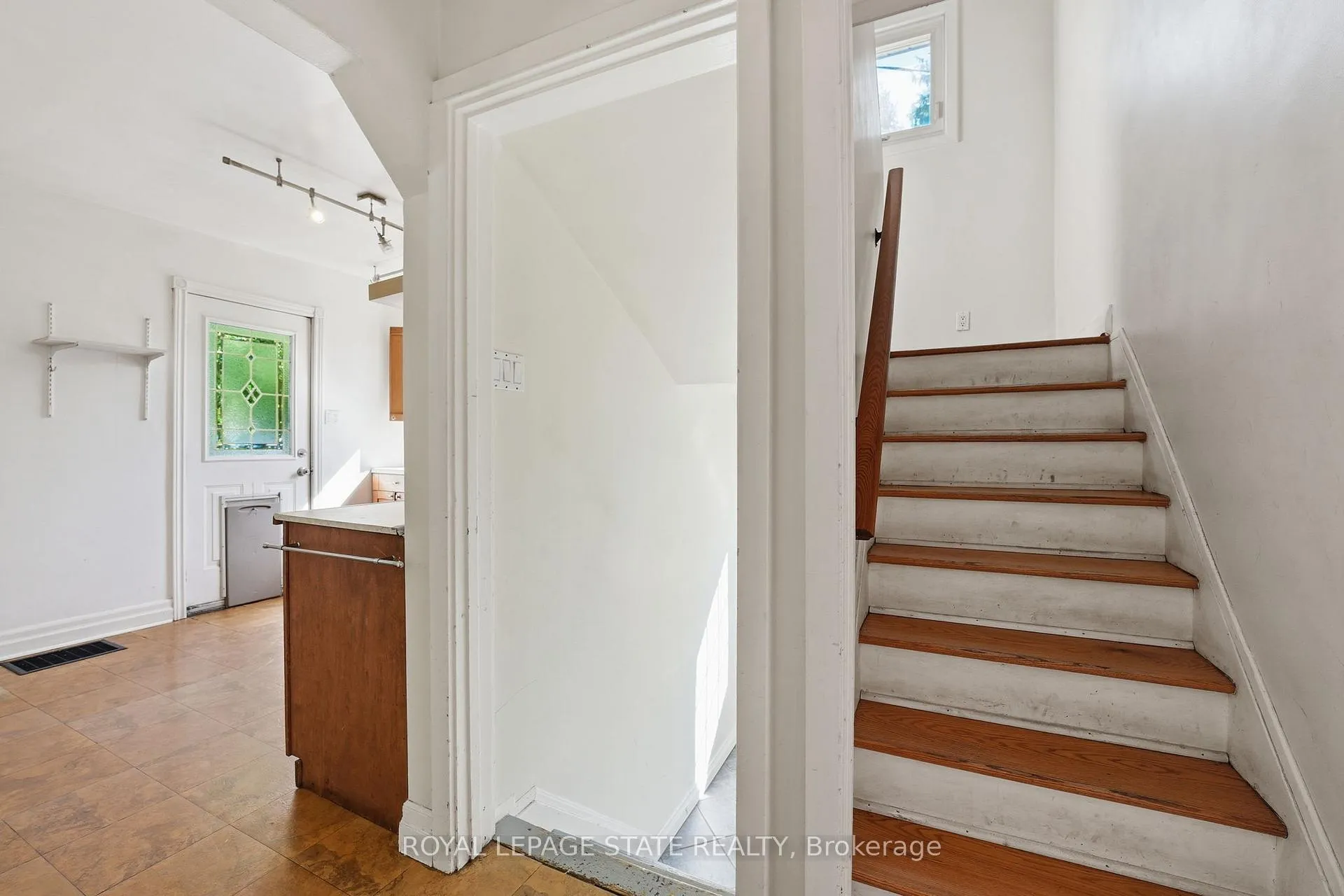 Photo 18 of 352 Parkside Drive, Hamilton, Waterdown — HOMEH