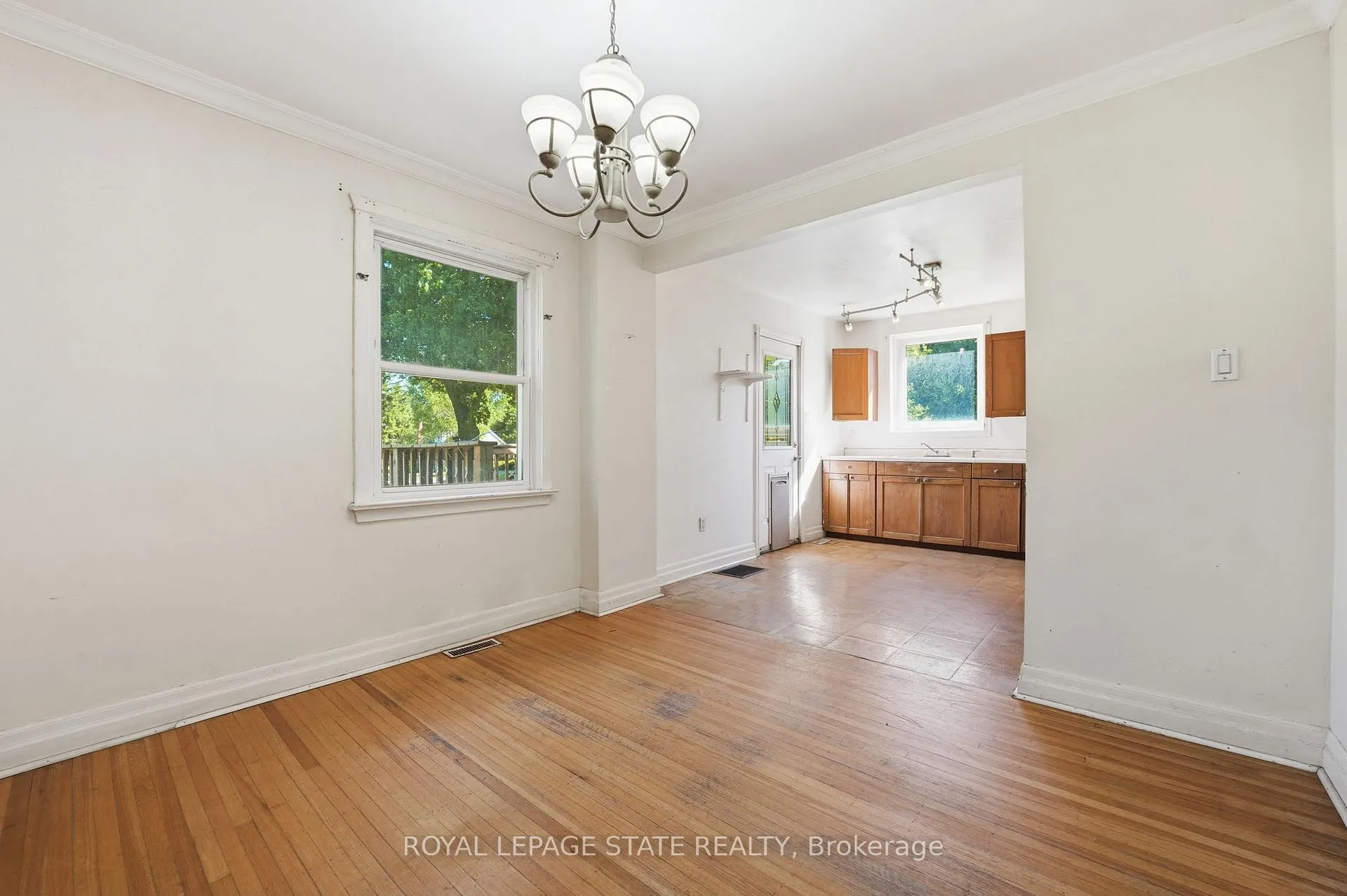 Photo 24 of 352 Parkside Drive, Hamilton, Waterdown — HOMEH