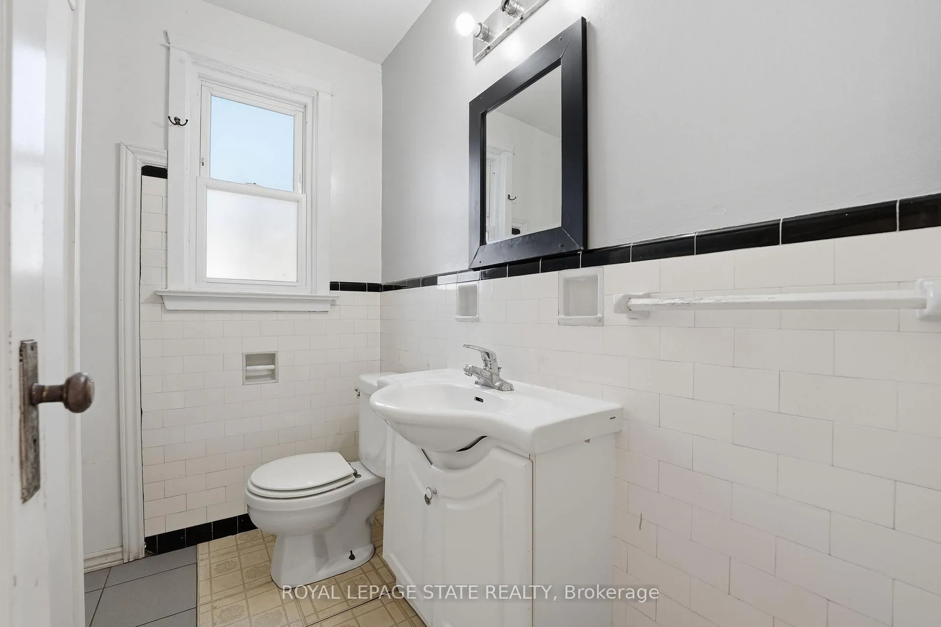 Photo 25 of 352 Parkside Drive, Hamilton, Waterdown — HOMEH