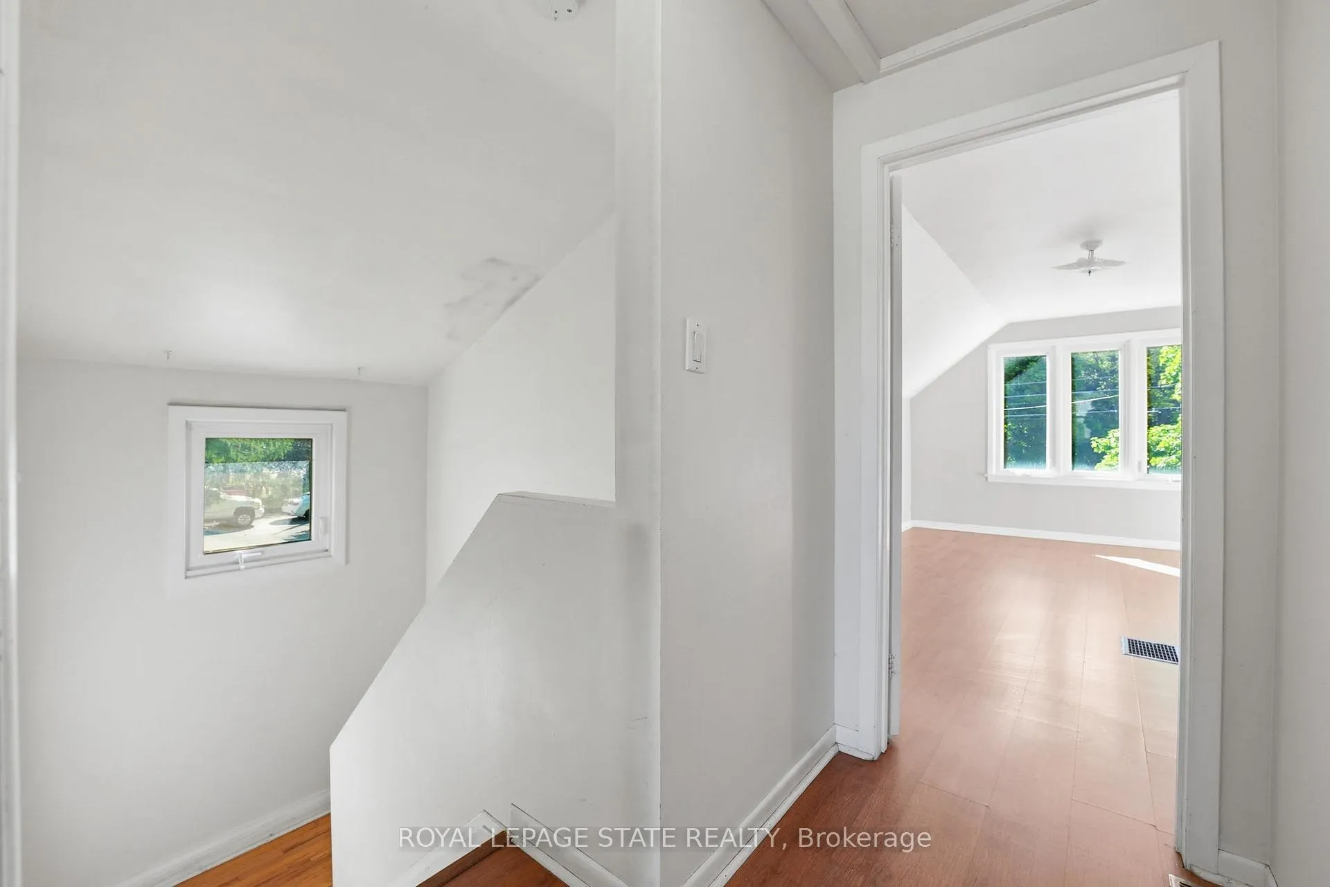 Photo 27 of 352 Parkside Drive, Hamilton, Waterdown — HOMEH