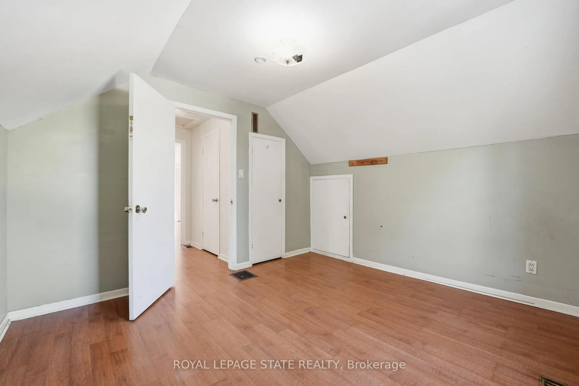 Photo 29 of 352 Parkside Drive, Hamilton, Waterdown — HOMEH