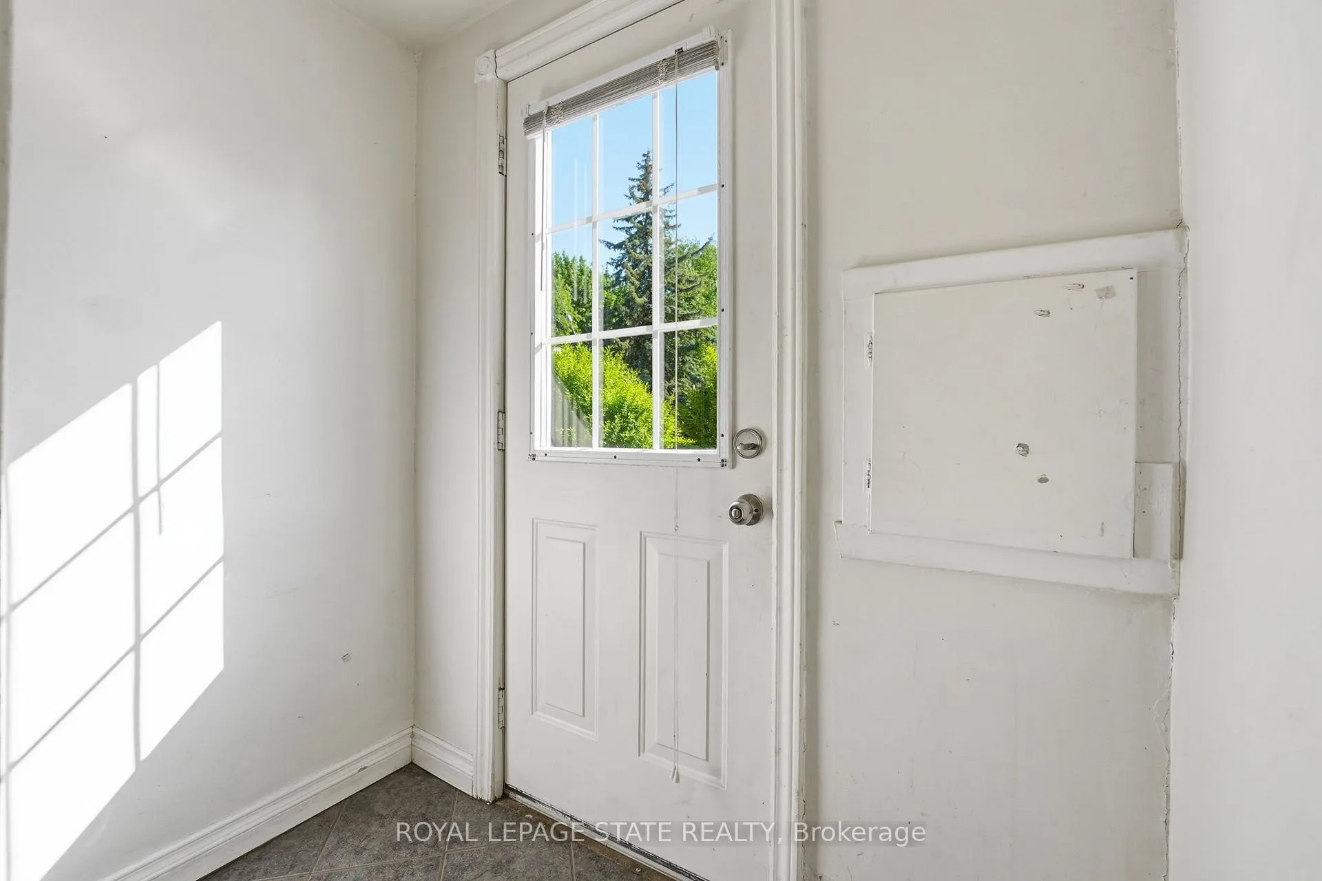 Photo 32 of 352 Parkside Drive, Hamilton, Waterdown — HOMEH
