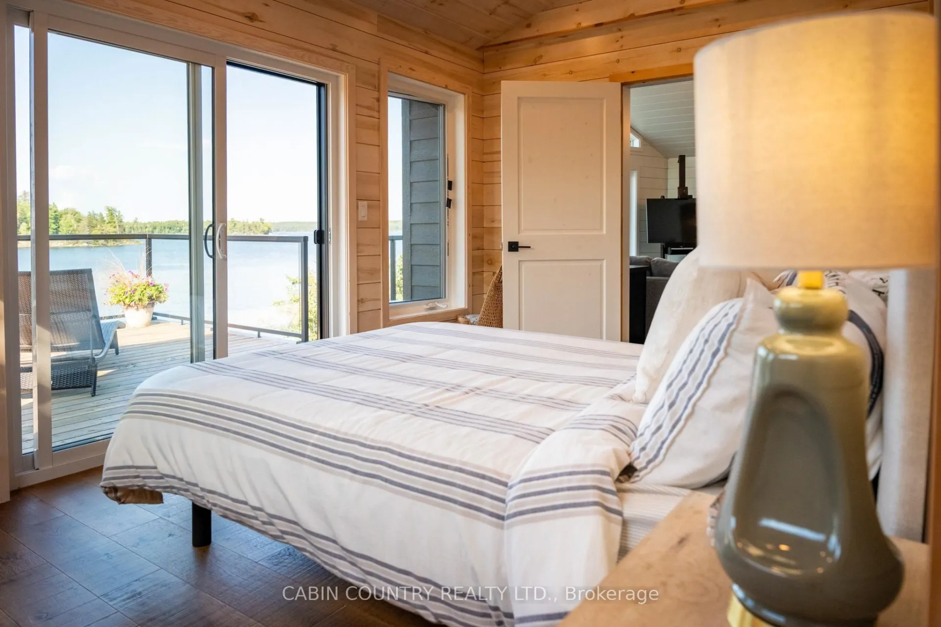 Photo 16 of 15 Queer, Kenora Remote Area, Lake of the Woods North — HOMEH