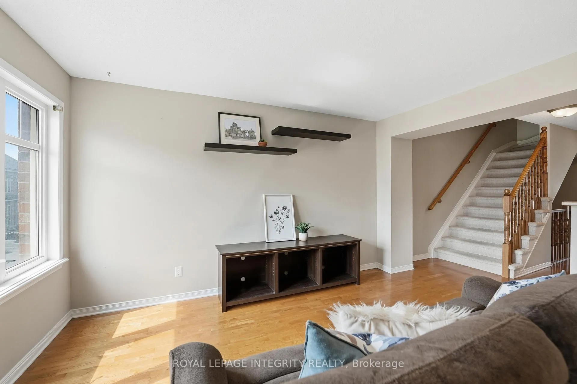 Photo 11 of Unit 11, 642 Reardon Private, Ottawa, Heron Gate/Industrial Park — HOMEH