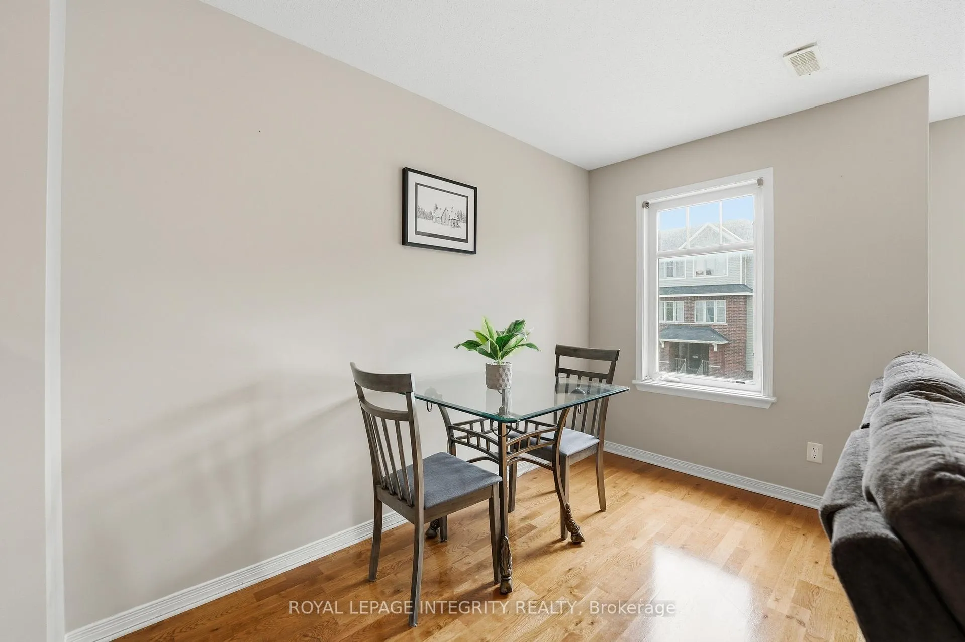 Photo 14 of Unit 11, 642 Reardon Private, Ottawa, Heron Gate/Industrial Park — HOMEH