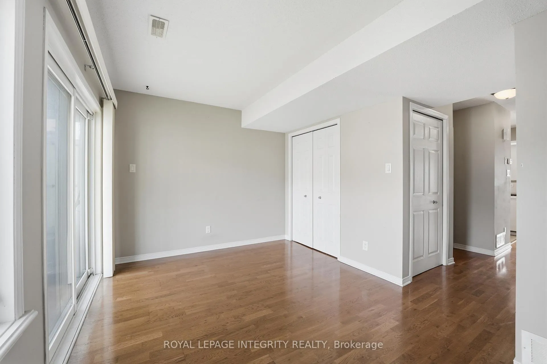 Photo 18 of Unit 11, 642 Reardon Private, Ottawa, Heron Gate/Industrial Park — HOMEH