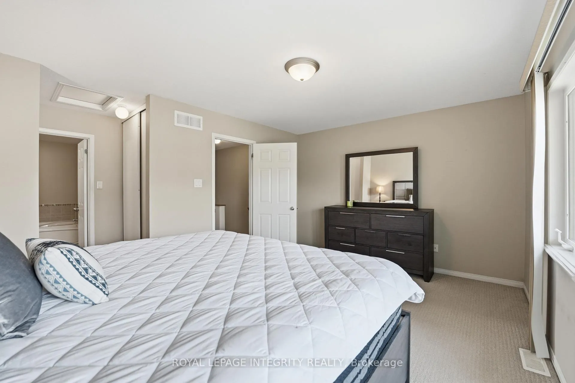 Photo 22 of Unit 11, 642 Reardon Private, Ottawa, Heron Gate/Industrial Park — HOMEH