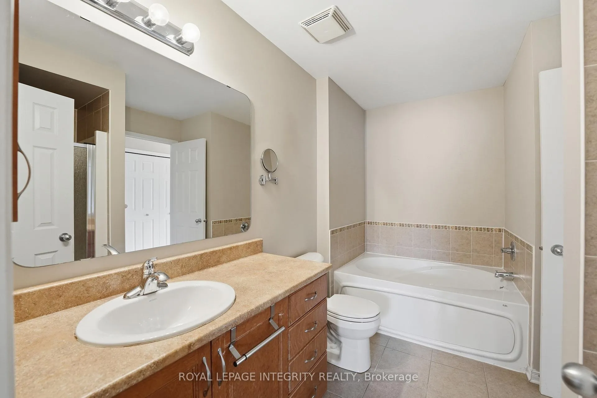 Photo 23 of Unit 11, 642 Reardon Private, Ottawa, Heron Gate/Industrial Park — HOMEH