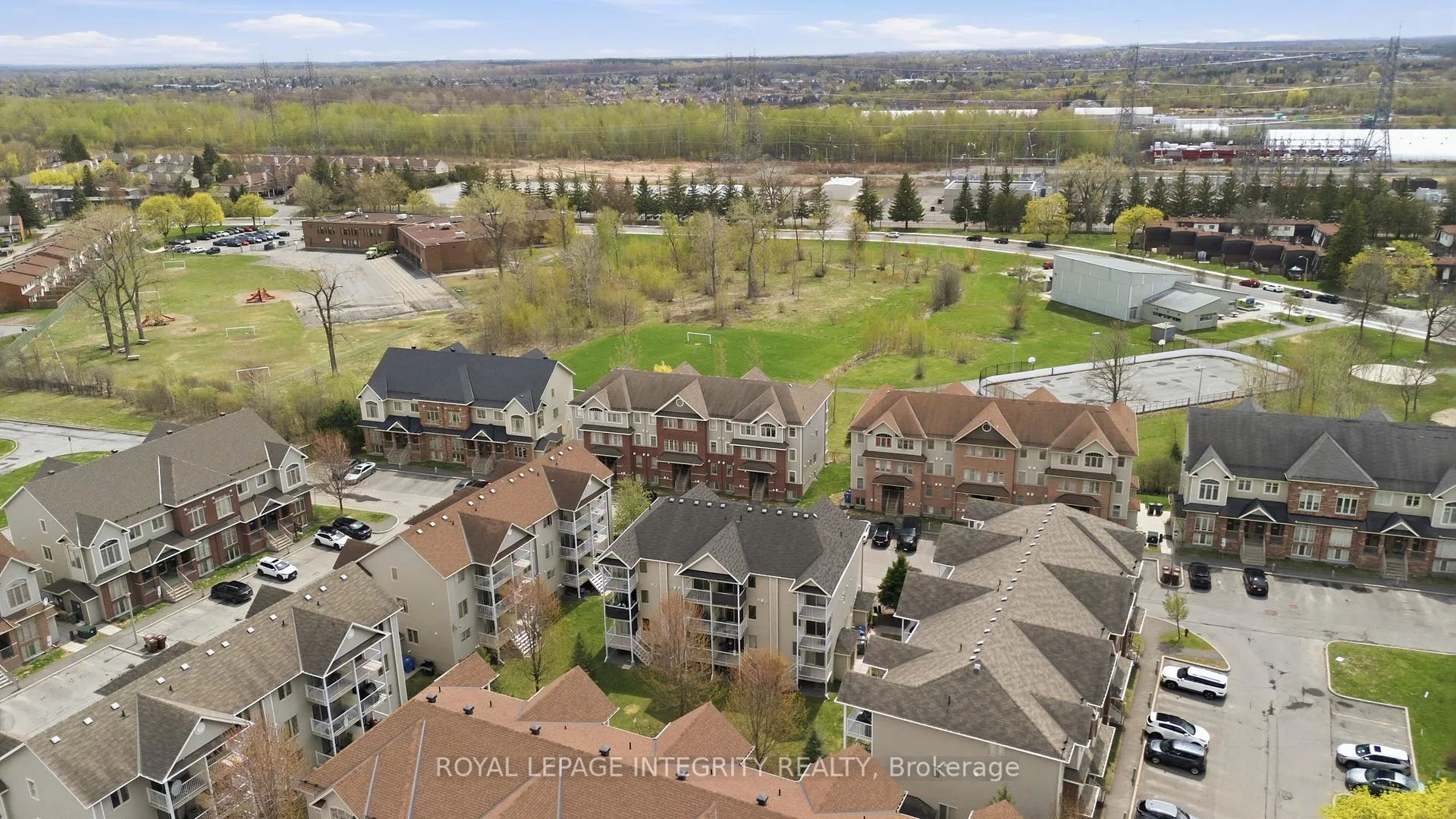 Photo 32 of Unit 11, 642 Reardon Private, Ottawa, Heron Gate/Industrial Park — HOMEH