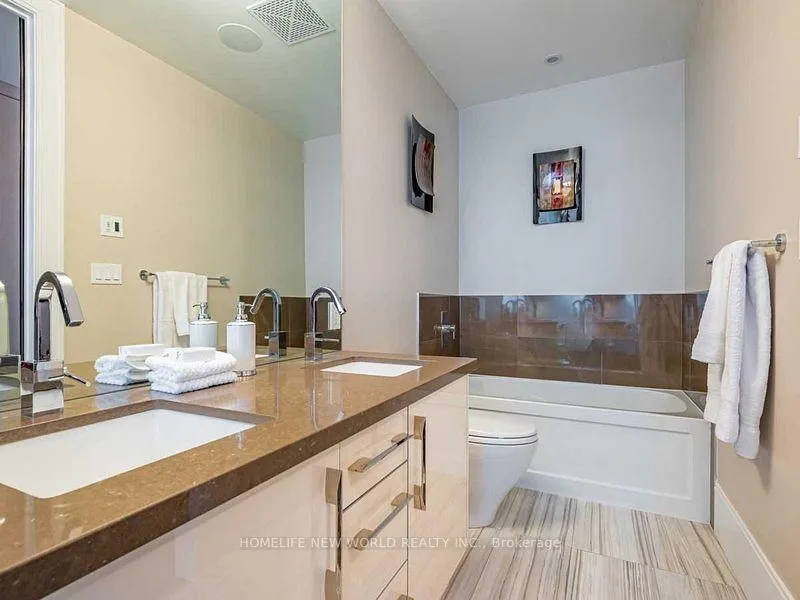 Photo 17 of Unit 406, 29 Queens Quay E, Toronto, Waterfront Communities — HOMEH