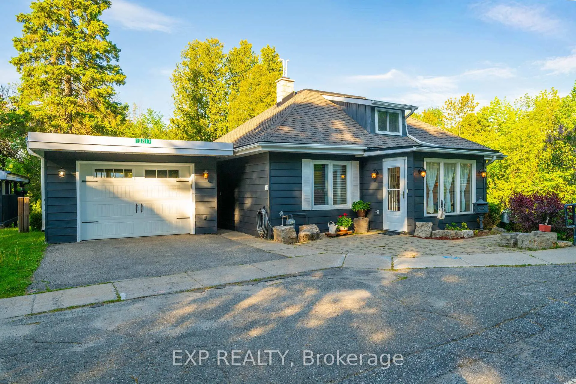 Photo 3 of 19817 Main Street, Caledon, Alton — HOMEH