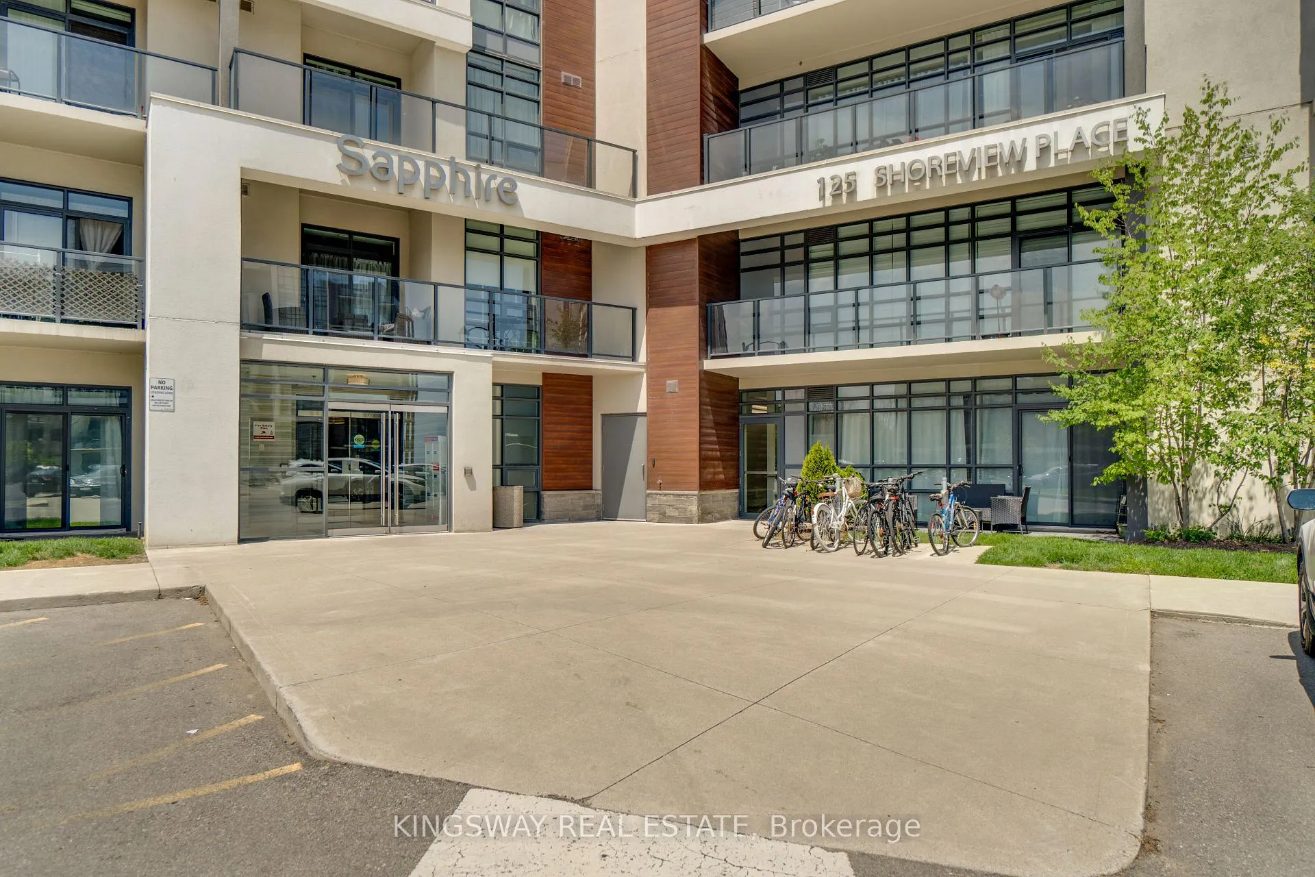 Photo 2 of Unit 109, 125 Shoreview Place, Hamilton, Lakeshore — HOMEH