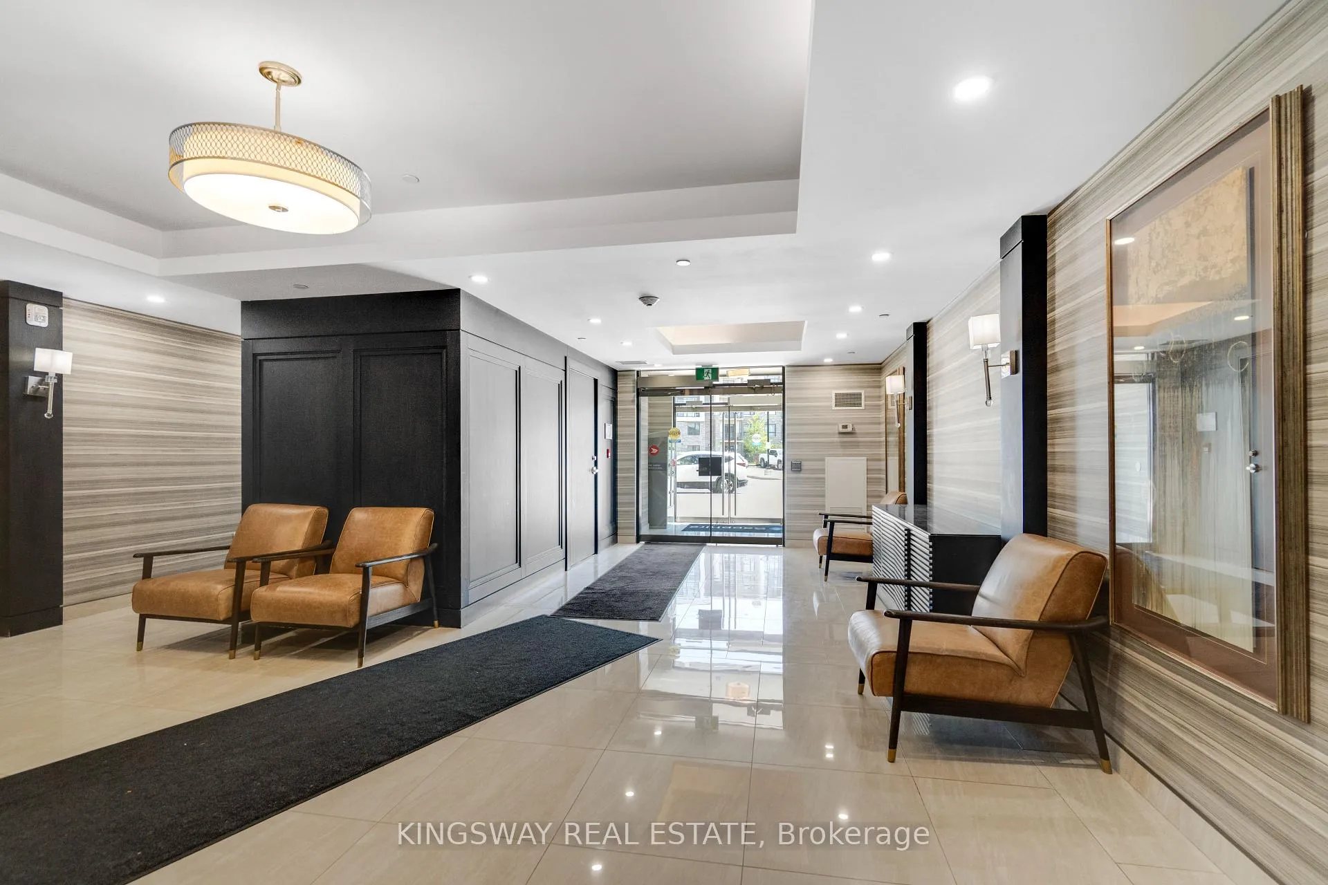 Photo 3 of Unit 109, 125 Shoreview Place, Hamilton, Lakeshore — HOMEH