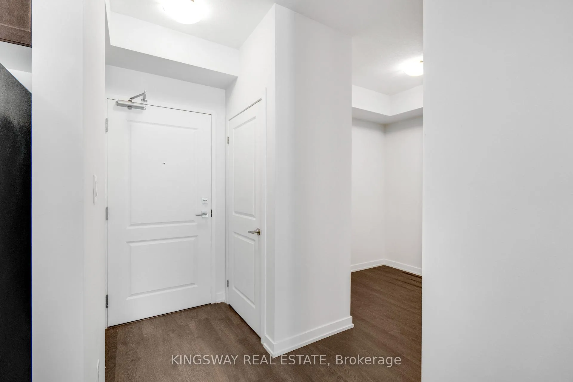 Photo 6 of Unit 109, 125 Shoreview Place, Hamilton, Lakeshore — HOMEH