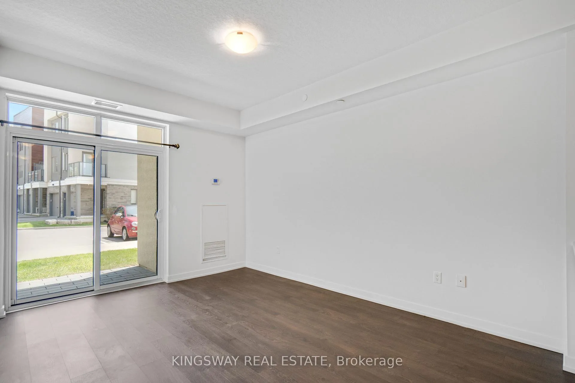 Photo 9 of Unit 109, 125 Shoreview Place, Hamilton, Lakeshore — HOMEH