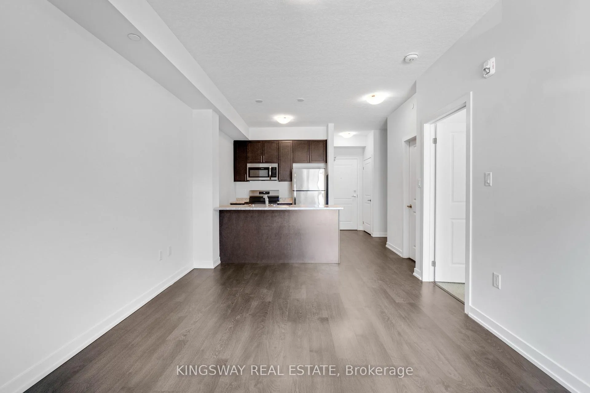 Photo 10 of Unit 109, 125 Shoreview Place, Hamilton, Lakeshore — HOMEH