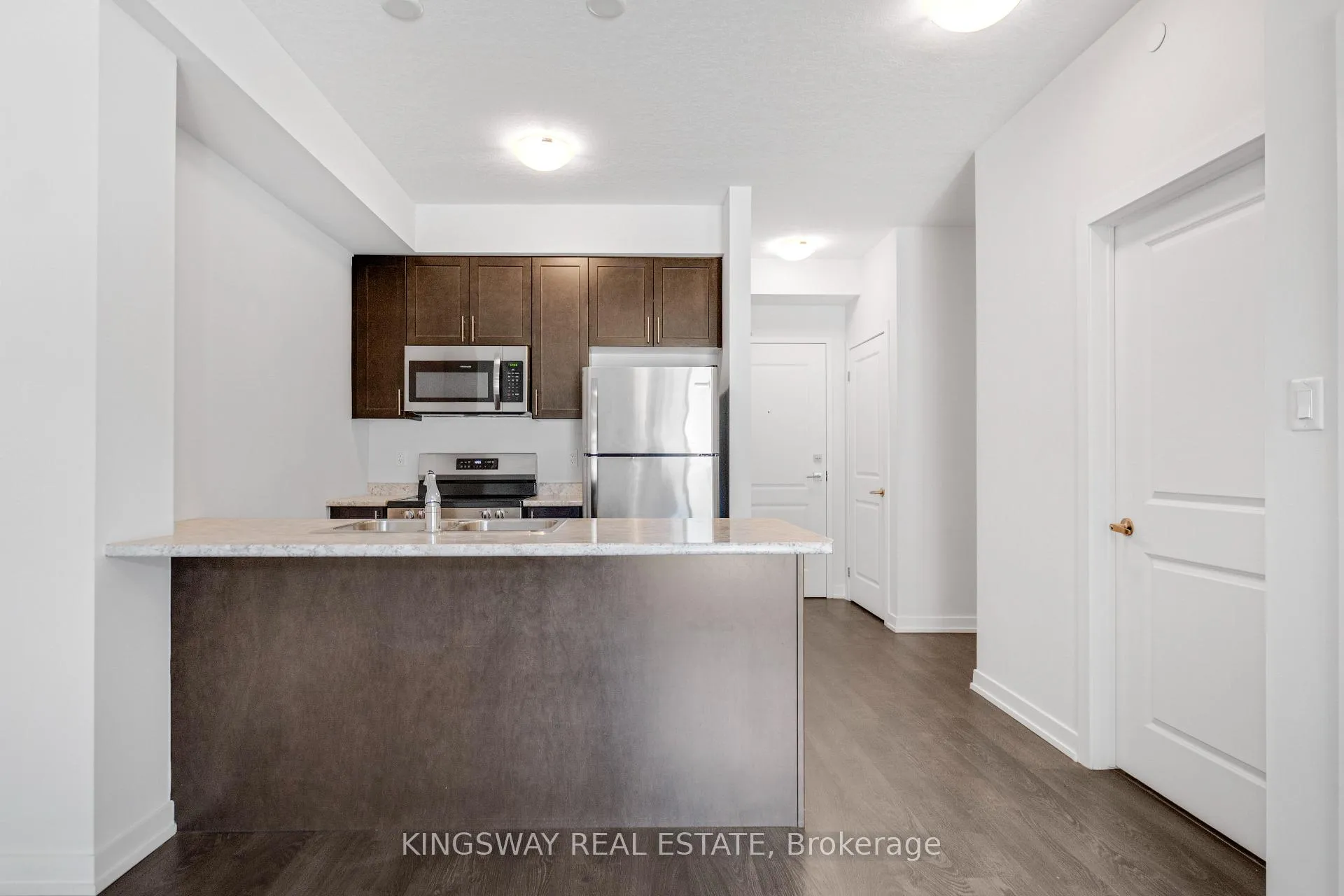 Photo 12 of Unit 109, 125 Shoreview Place, Hamilton, Lakeshore — HOMEH